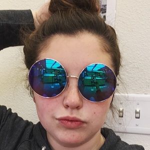 Meet your Posher, Savannah